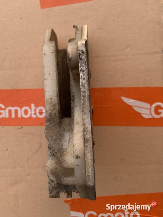 Ślizg dolny łańcucha Suzuki RM 125250 komplet