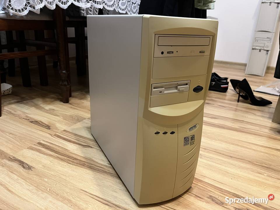 Zabytkowy komputer PC Lifetec Intel Pentium II