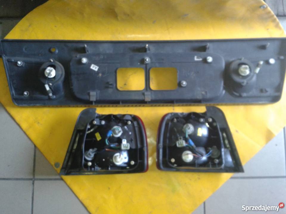 lampy tył lewaprawa z listwą Hundai Lantra r9296 Motoryzacja Piotrków Trybunalski