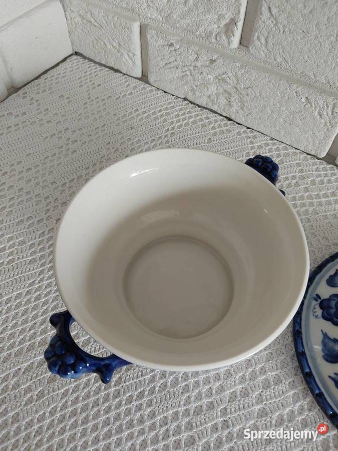 Gżel ceramiczna bombonierka