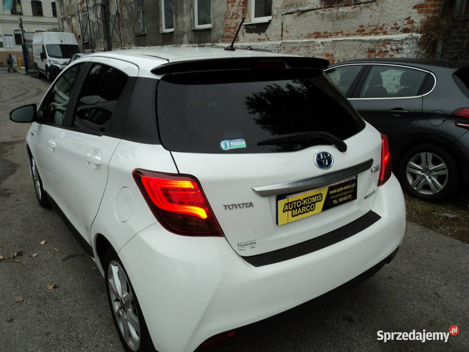 Toyota Yaris sprzedam ładną TOYOTE YARIS z 2015r centralny zamek lubelskie Lublin