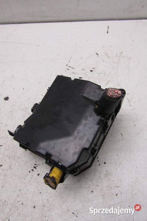 SKRZYNKA BEZPIECZNIKÓW 20 DOHC MIVEC MITSUBISHI osobowe lubelskie