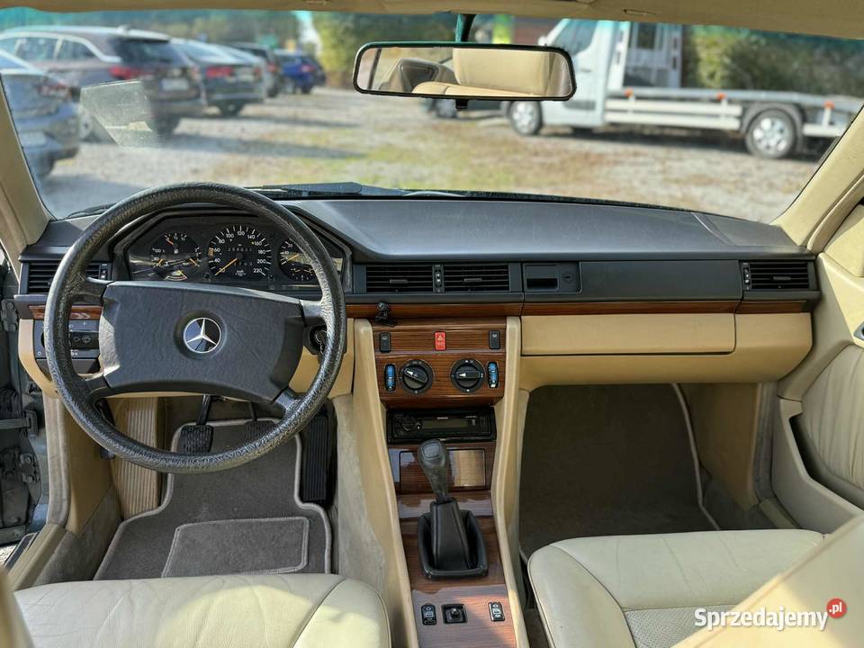 Mercedes W124 230CE Oryginalny Lakier 2 nieuszkodzony W124 Pruszków