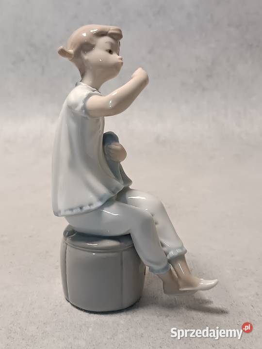 LLADRO 1083G Dziewczynka z lalką Gdańsk