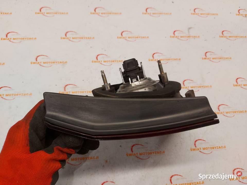 VW GOLF V PLUS 06r lampa prawa tył w klapę Kielce