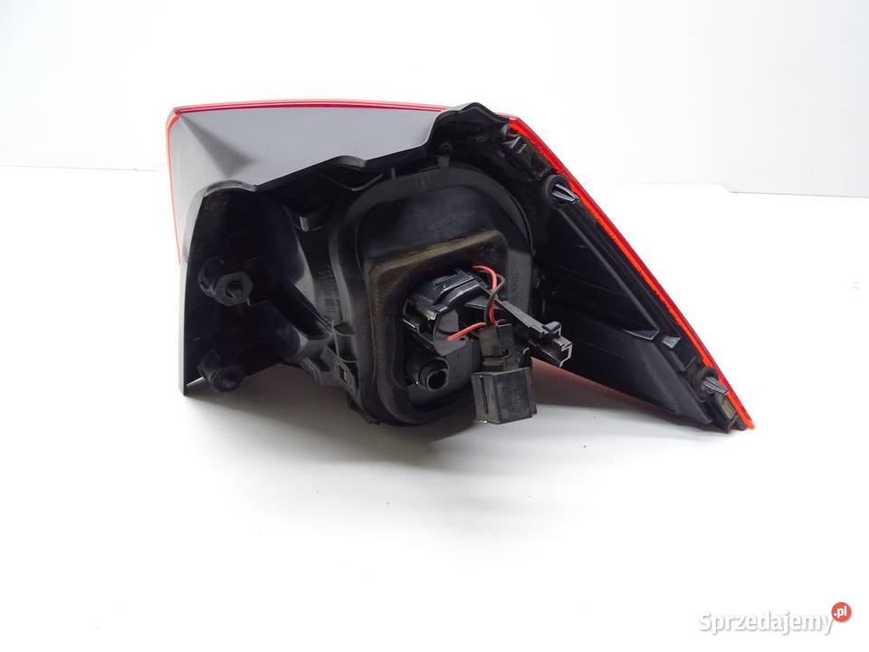 LAMPA LEWA LEWY TYŁ TYLNA W BŁOTNIK 5G0945095 VW