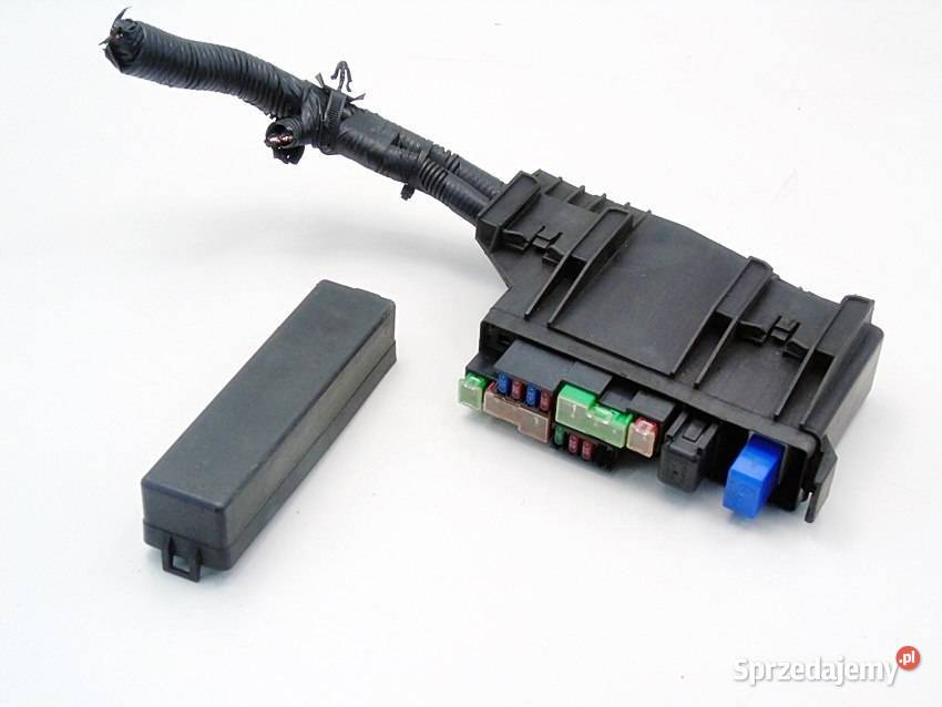 SKRZYNKA BEZPIECZNIKÓW BEZPIECZNIKI NISSAN Sosnowiec sprzedam