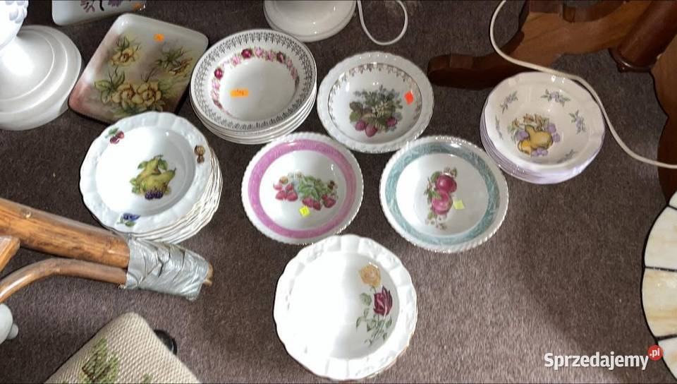 Miseczki z różami 4 sztuk Z różami Porcelana i szkło Gdańsk sprzedam