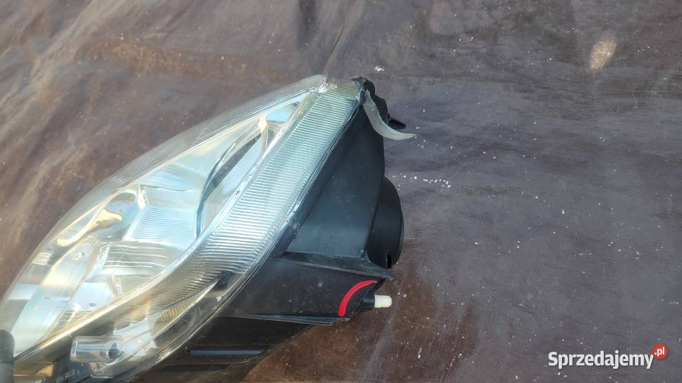 DACIA DUSTER I LAMPA PRAWA 260601153R DACIA Ruda Śląska