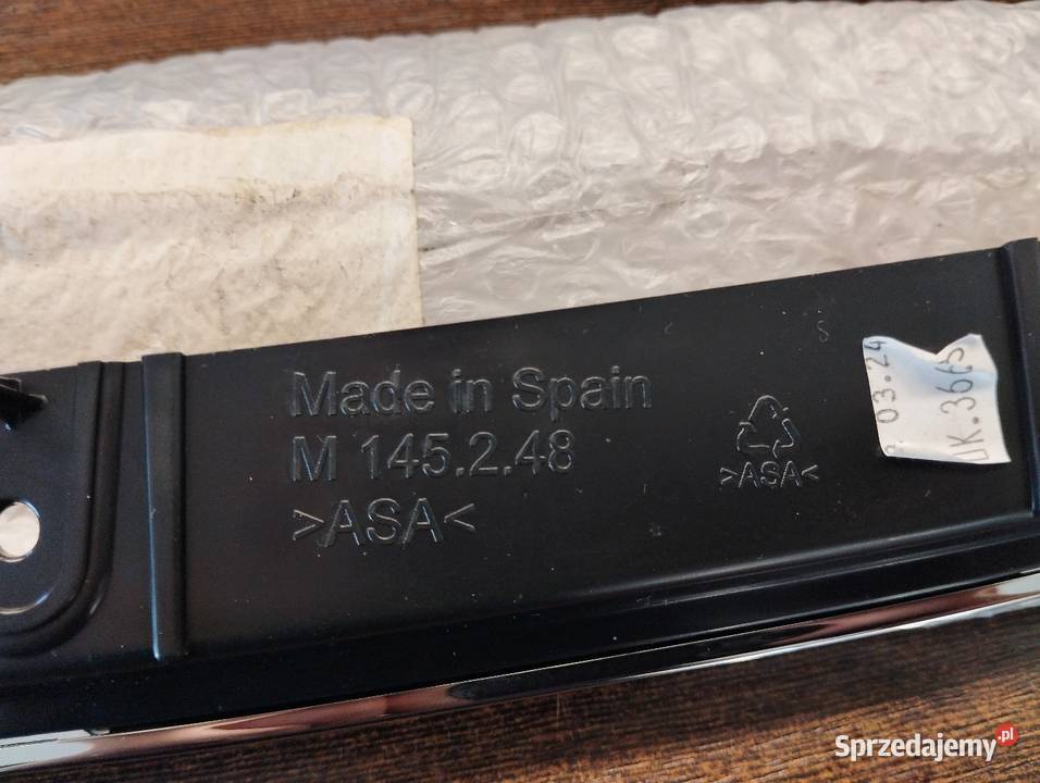 Listwa górna grilla chrom Mercedes W447 Zelów