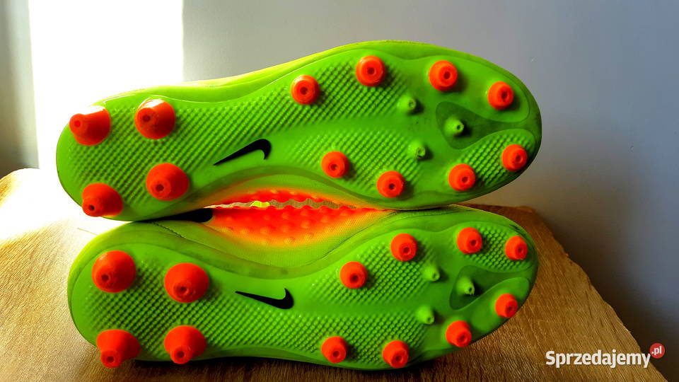 KORKI Nike Magista Onda II AGPRO 42