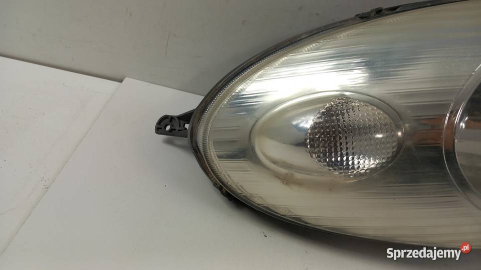 NISSAN MICRA K12 LAMPA PRZÓD PRAWA sprzedam