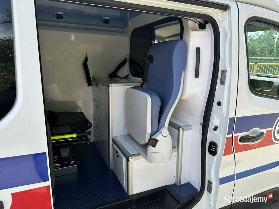 ambulansy Opel Vivaro Opel Vivaro 2016 Karetka wielkopolskie Gostyń