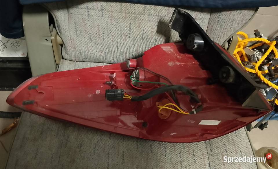 Lampa prawy tył prawa tylna 92402a4 kia carens Rzeszów