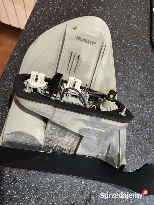 Lampa prawa tył BMW x5 e70 przedlift