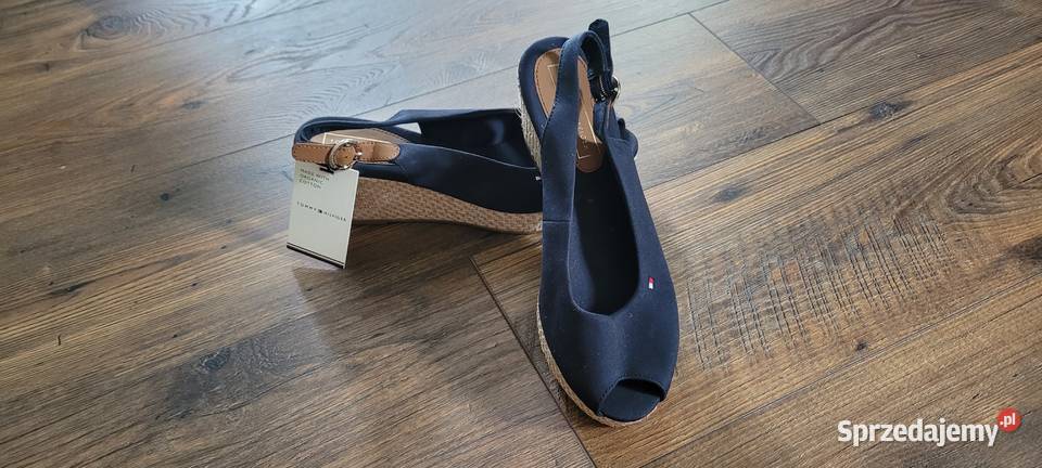 Sprzedam buty Tommy Hilfiger Sandały i klapki Warszawa
