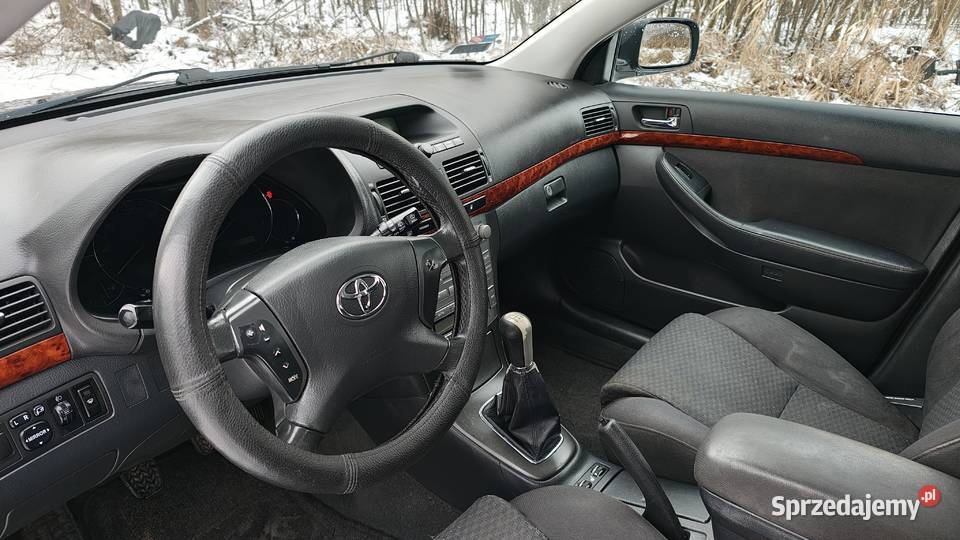 Toyota Avensis 18VVTI kombi światła przeciwmgielne Rokietnica