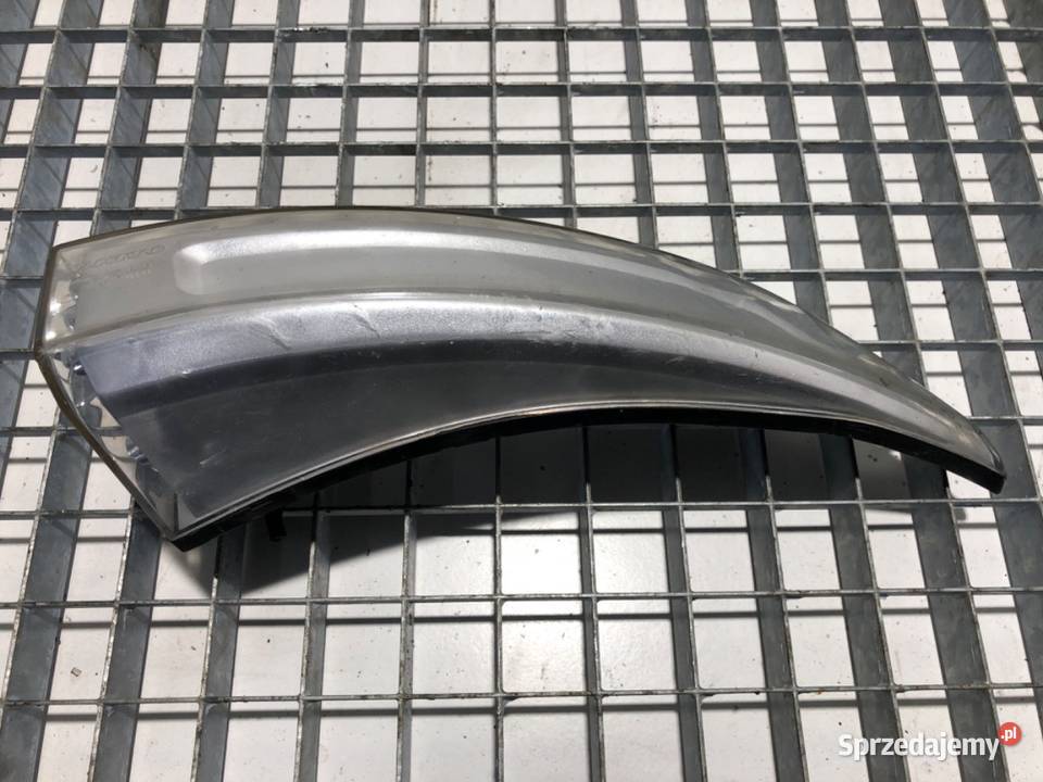 KIERUNKOWSKAZ PRAWY PRZÓD VOLVO FH II 82151205