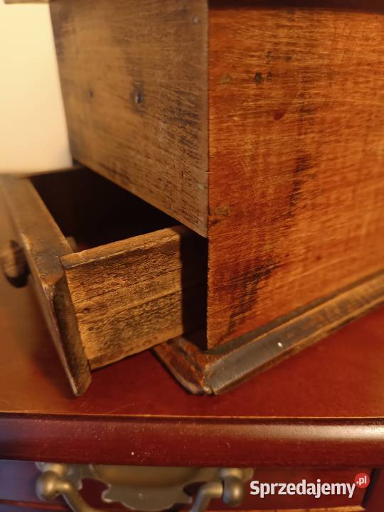 Stary młynek do kawy Peugeot Freres Budzyń