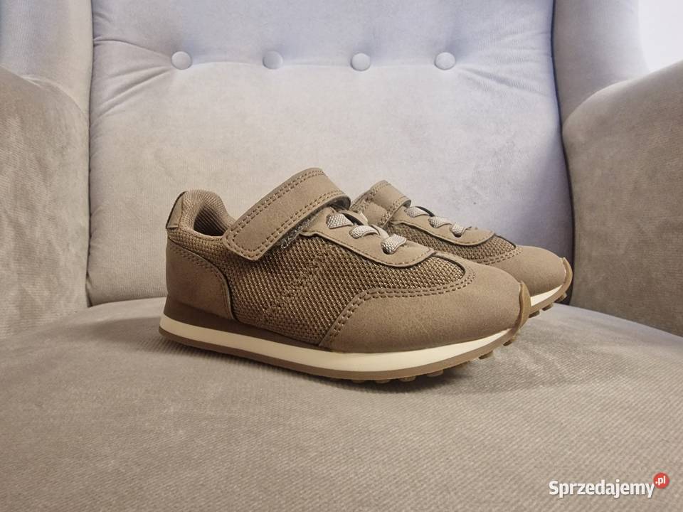 Buty dziecięce HM Ostrołęka sprzedam
