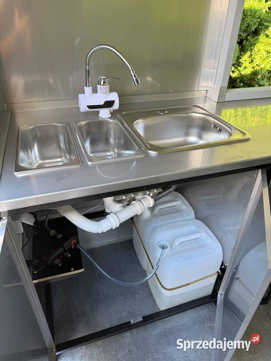 Food Truck Samochód gastronomiczny Mercedes Koło