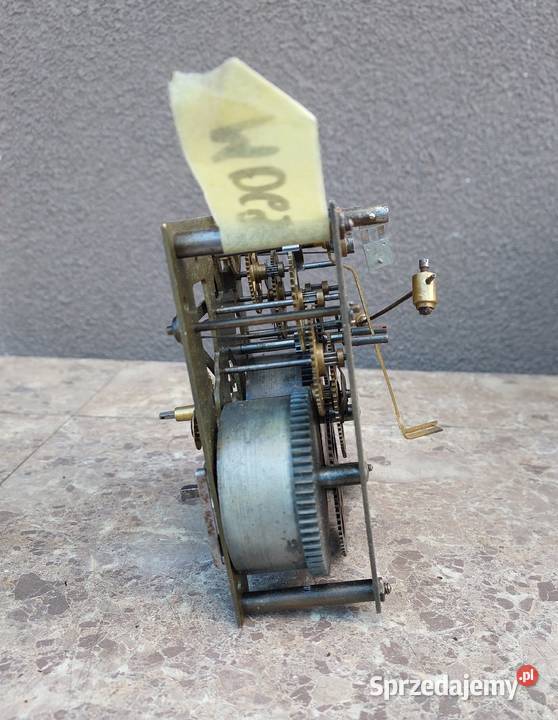 M069 Mechanizm starego zegara ściennego Kriegs Tczew