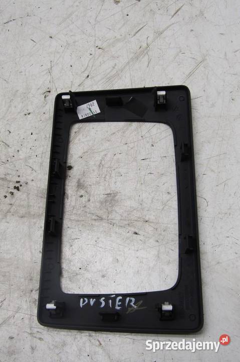 RAMKA RADIA DACIA DUSTER II 682601526R osobowe