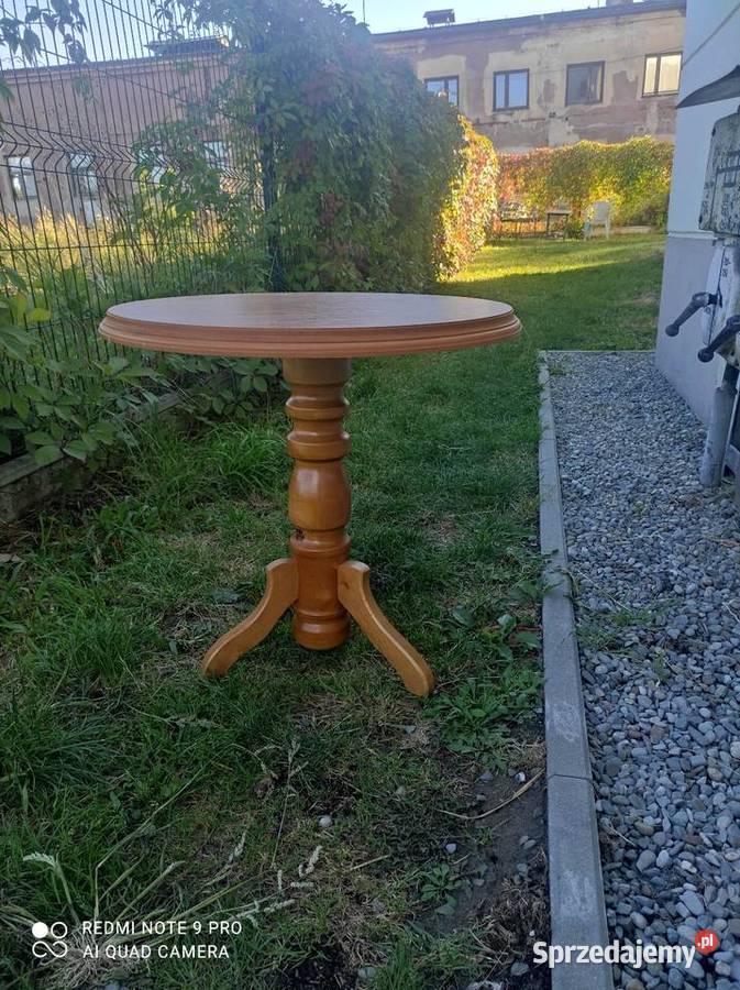 Piękny drewniany stolik okrągły styl klasyczny