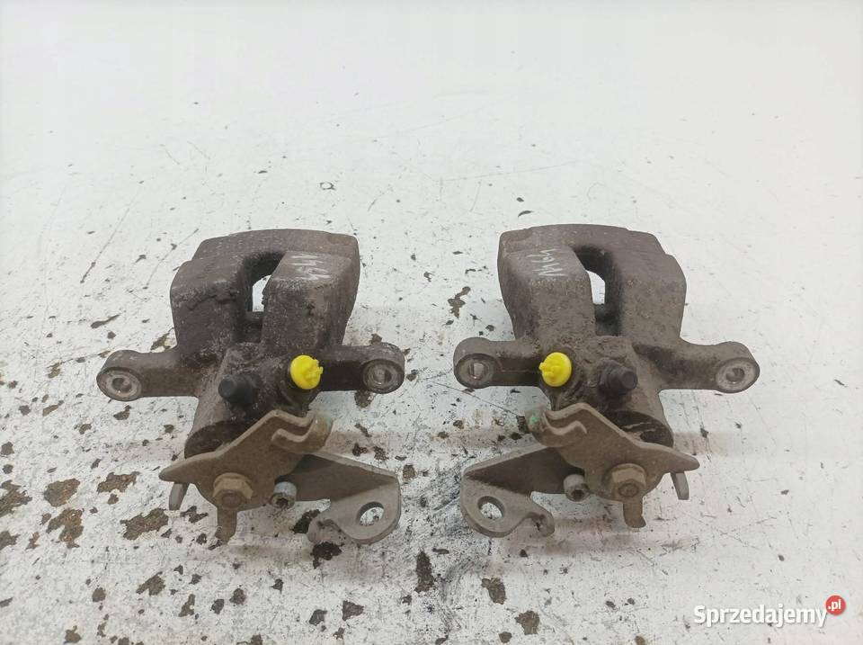 ZACISK HAMULCOWY PRAWY LEWY TYŁ KPL 15 DCI Rok produkcji 2016 sprzedam