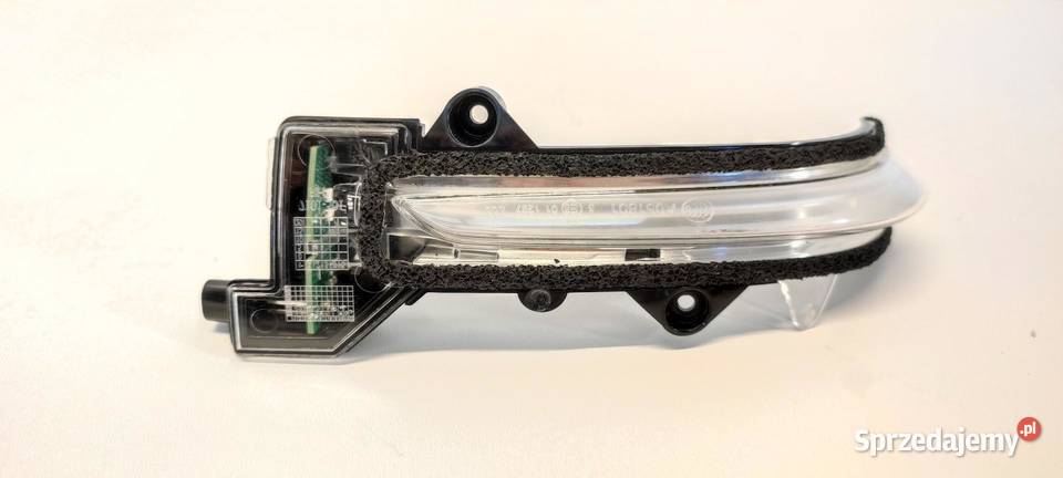 SUZUKI SCROSS SX4 KIERUNKOWSKAZ LUSTERKA PRAWEGO osobowe