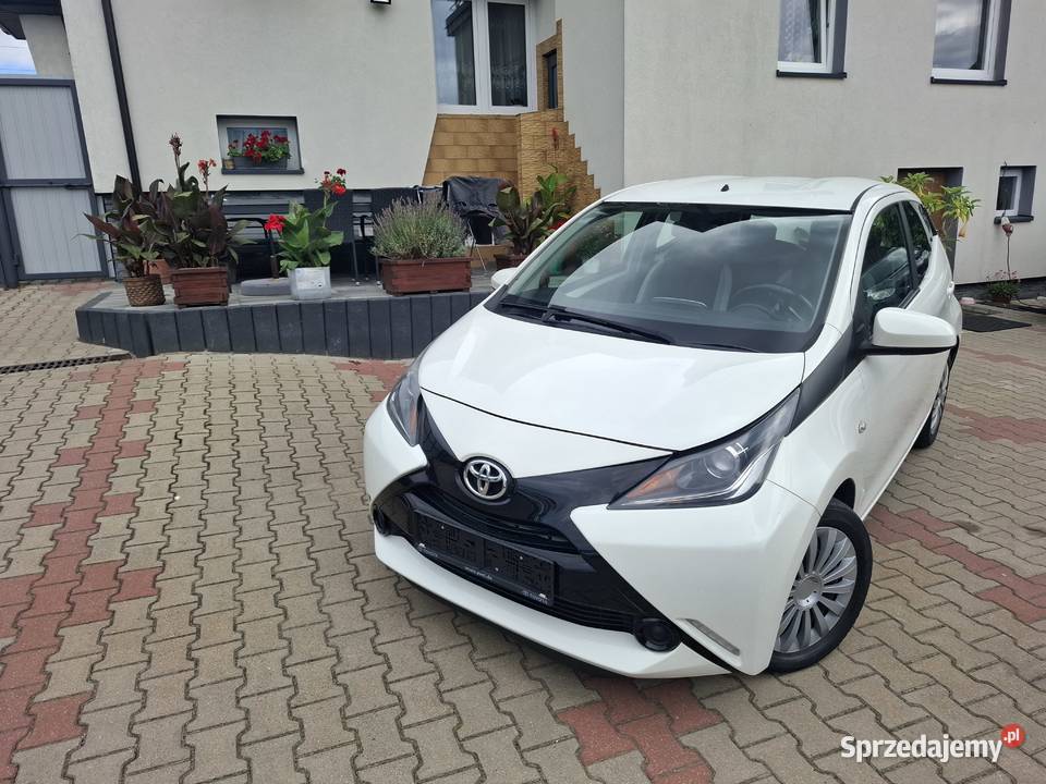 Toyota Aygo 10 BenzynaKlimaTempomatSerwis 80KM Pawłów