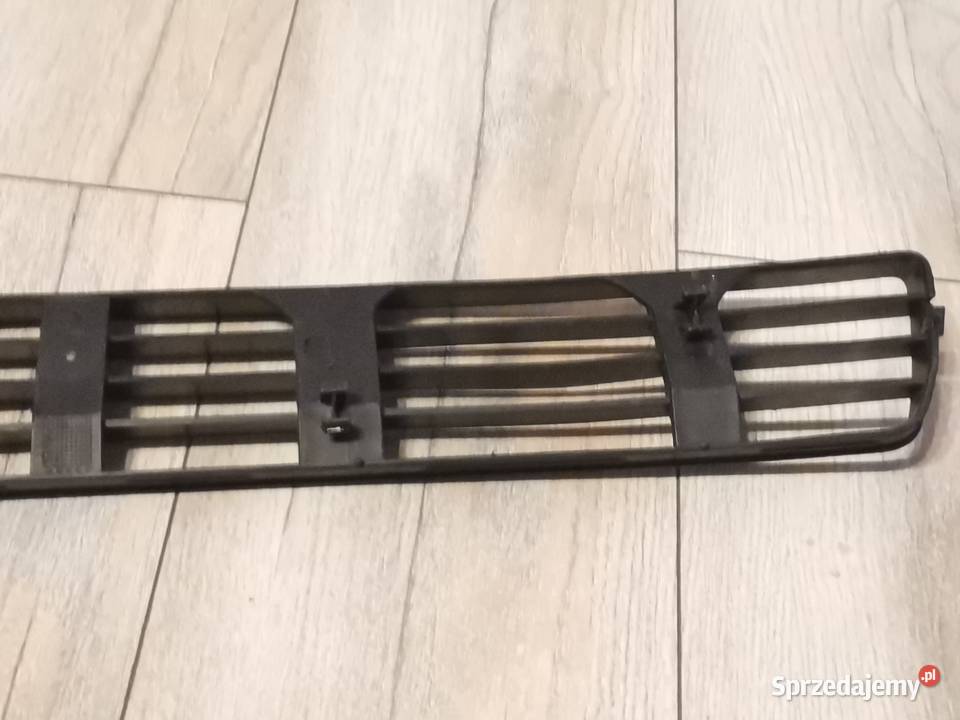 AUDI A4 B5 DOLNA KRATKA ZDERZAKA PRZÓD 8D0807683 osobowe wielkopolskie Międzychód