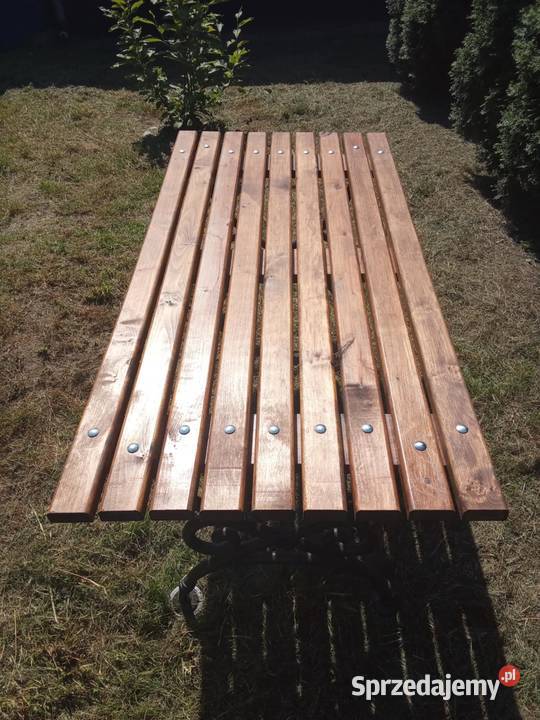 Stół ogrodowy drewniany