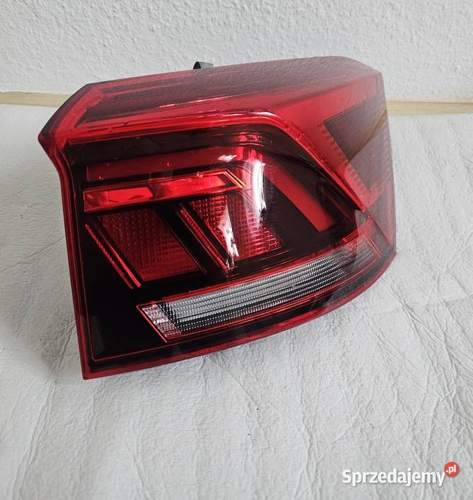 VW T ROC LAMPA TYŁ PRAWA LED 2GA945096D Wschowa