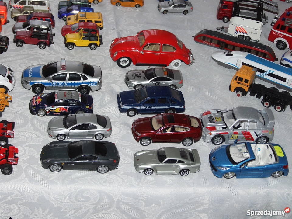 Duża kolekcja samochodzików kolekcjonerskich 135