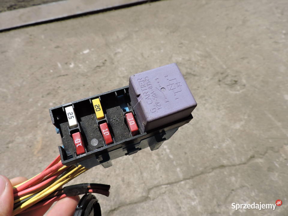 Skrzynka bezpieczników Renault Sceenic II 16 B Wyposażenie elektryczne Myszków