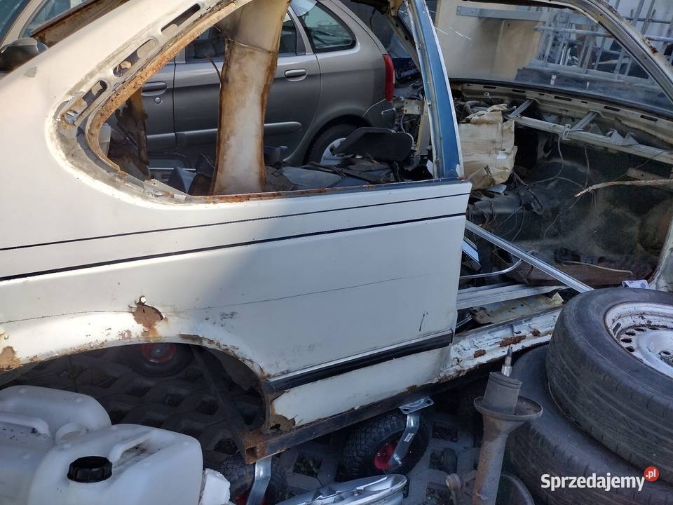 Błotnik dach bez szyberdachu BMW e24 E24 628 633 osobowe Otwock