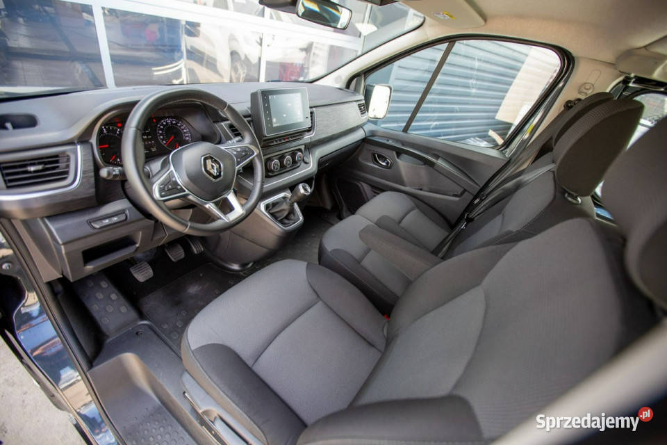 Renault Trafic L2H1 Długi 9 osób 2023r Stan III szary Jarocin