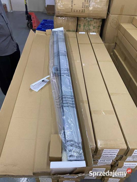 markiza roleta pionowa tarasowa czarna 180x350 Płoty osłonowe małopolskie Bosutów