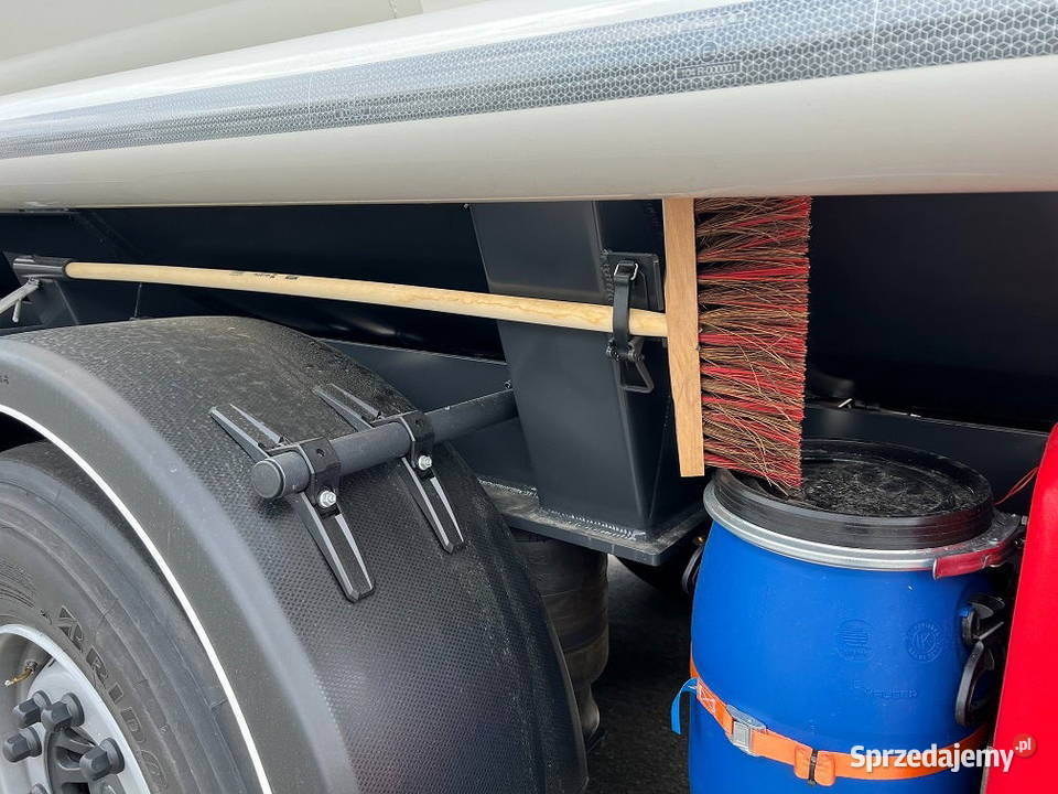 Naczepa Custerna do paliwa tez Leasimgnaczep Cysterny Warszawa