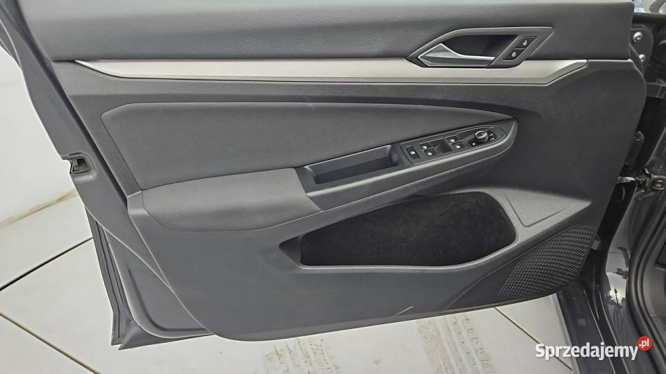 Volkswagen Golf VIII 20 TDI Life Variant Z isofix Motoryzacja