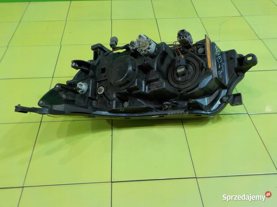 SUBARU FORESTER III 10r 5D XENON lampa prawa mazowieckie Suków