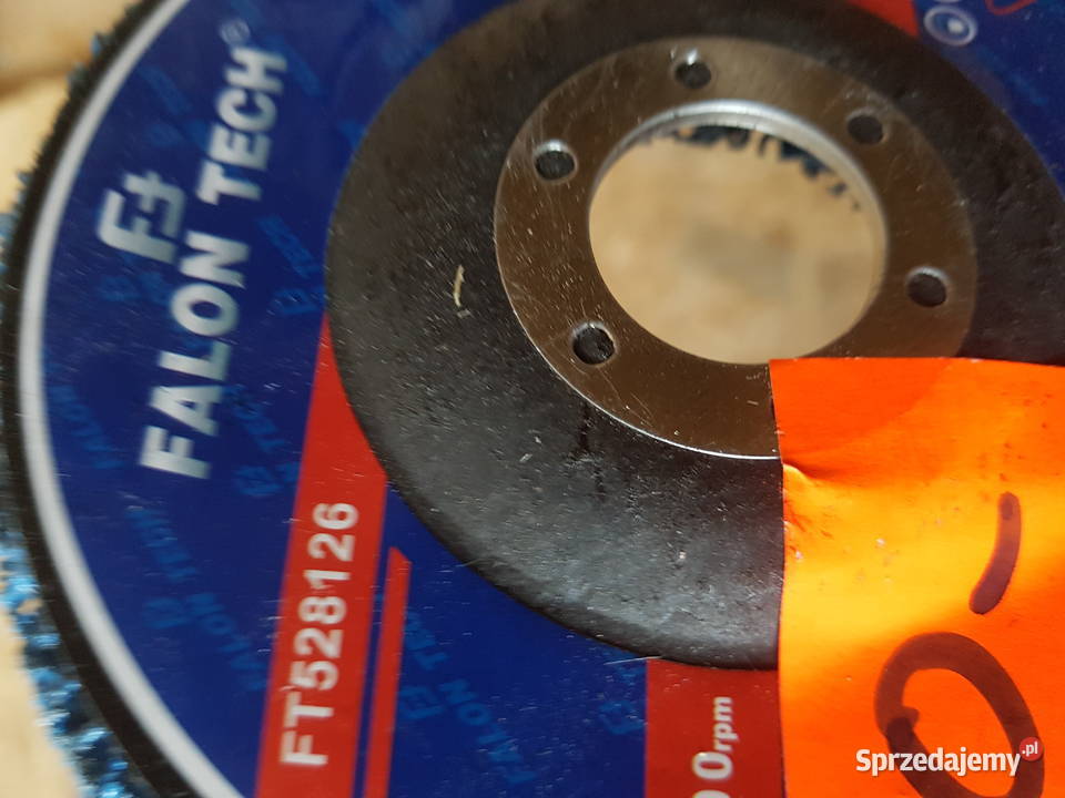 Ściernica włosy murzyna z włókniny 125mm Głogowa