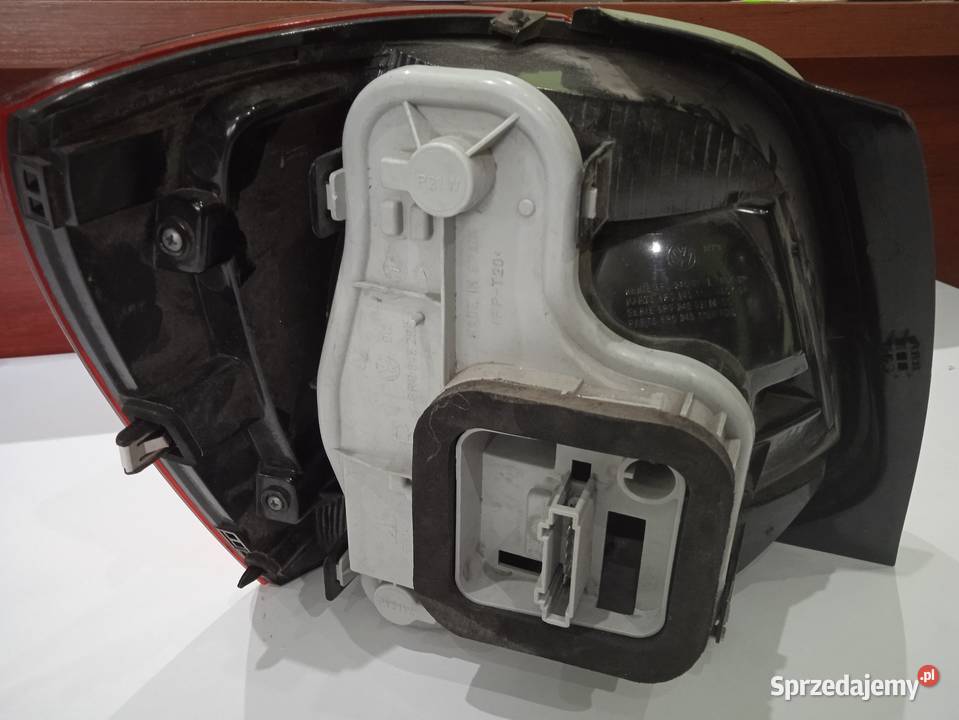 VOLKSWAGEN POLO 6R 0914 LAMPA TYLNA LEWA Kielce