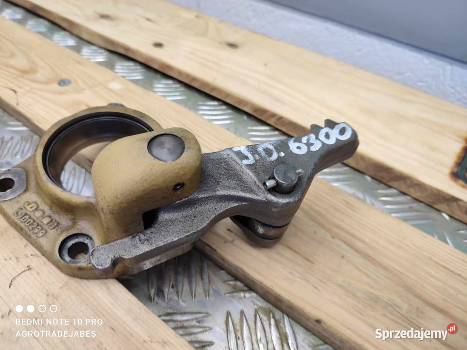 Tuleja obudowy łożyska John Deere 6300 L100299 sprzedam