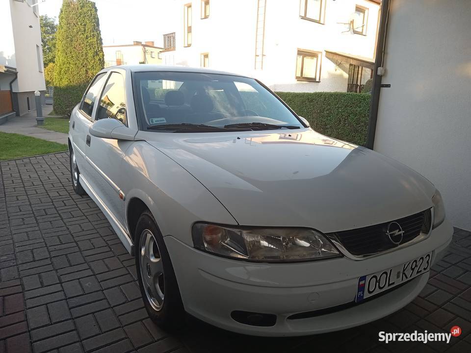 Opel Vectra B 18 201000km Olesno
