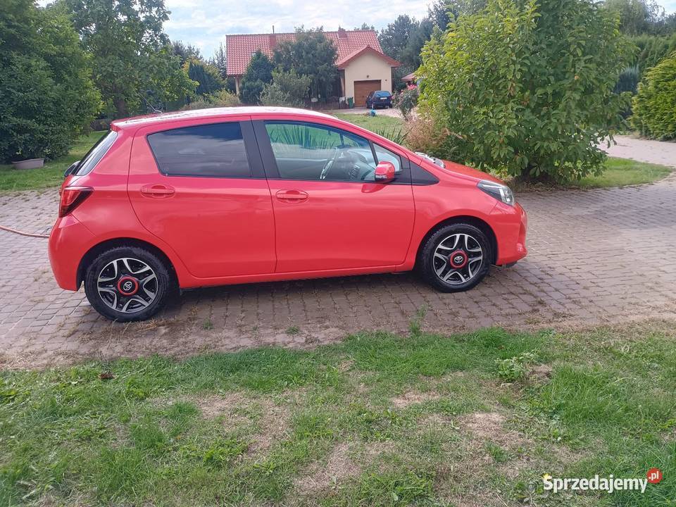 Toyota Yaris 2014 r 10 benzyna czerwony Lublin
