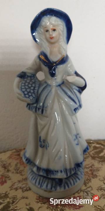 Porcelanowa figurka w stylu Capodimonte