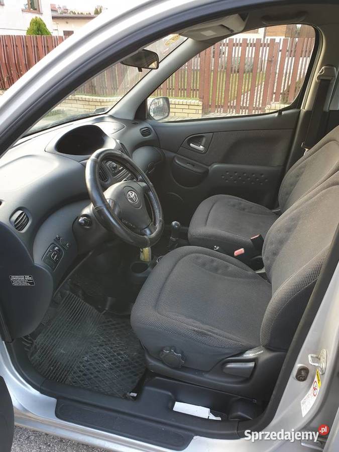 Toyota Yaris Verso 14 d4d zarejestrowana stan lakier metallic