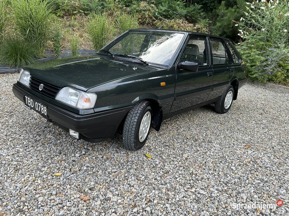 Sprzedam Poloneza Caro 1995 roku benzyna